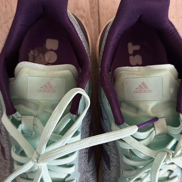 Sneakers - Picture 4 of 7